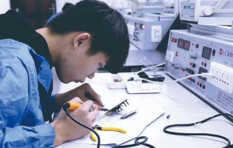 应用电子技术